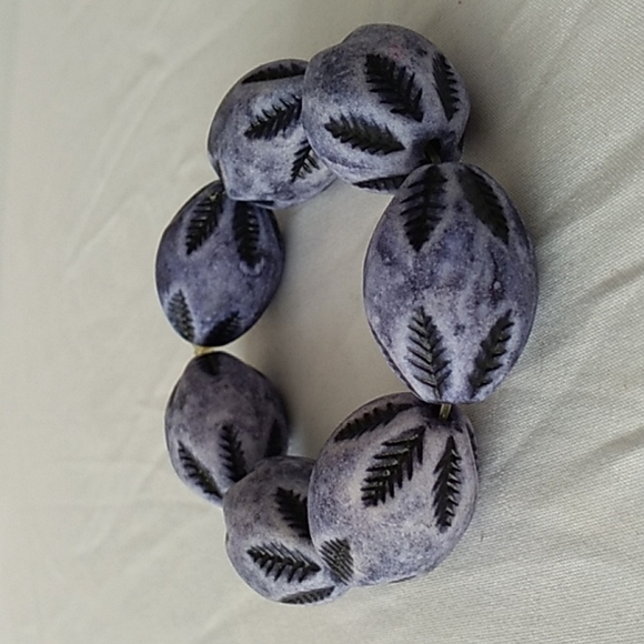 Jewelry - Purple "bead" stretch bracelet